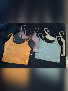 Bundle Set Of 6 Vuori Halo Performance Cropped Strappy Bra Tank Tops M